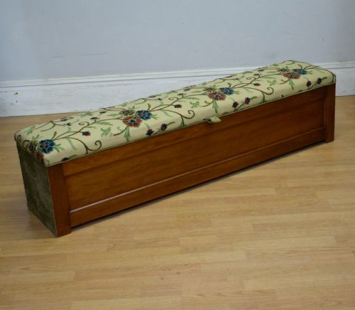 LARGE UPHOLSTERED OTTOMAN - ADDITIONAL PHOTO 10
