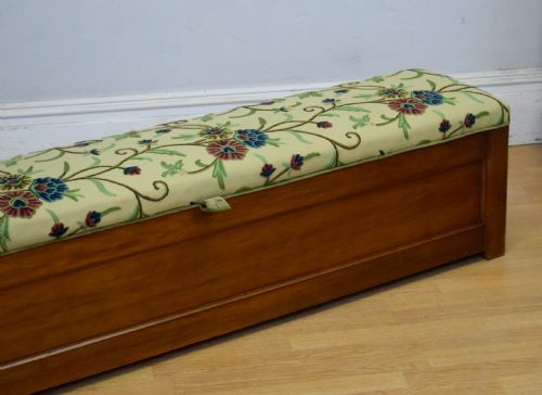 LARGE UPHOLSTERED OTTOMAN - ADDITIONAL PHOTO 11