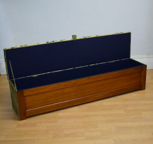 LARGE UPHOLSTERED OTTOMAN - ADDITIONAL PHOTO 12
