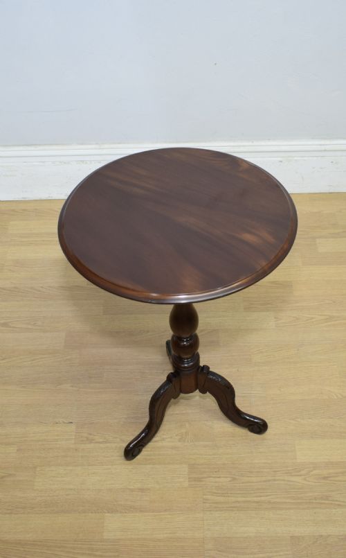 victorian tripod table - CATEGORY: ANTIQUE TABLES - DATED VICTORIAN