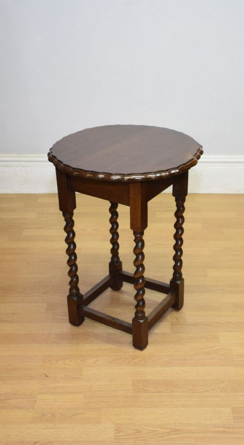 EARLY 20TH CENTURY OAK OCCASIONAL TABLE - ADDITIONAL PHOTO 1