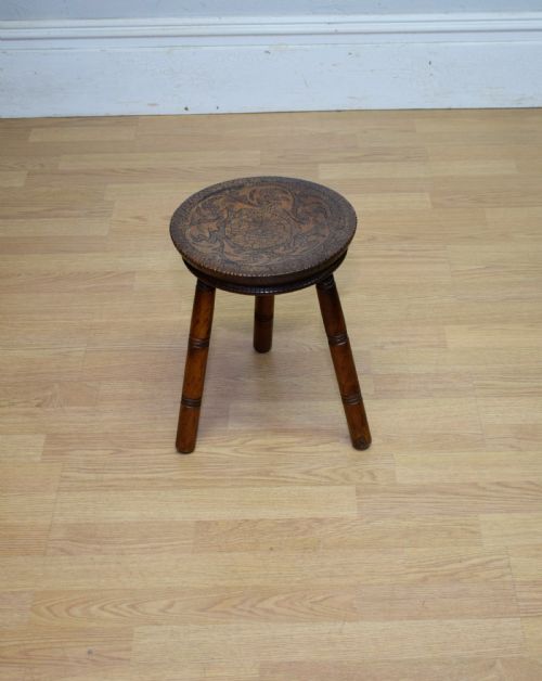 milking stool folk art - CATEGORY: ANTIQUE STOOLS - DATED 1900