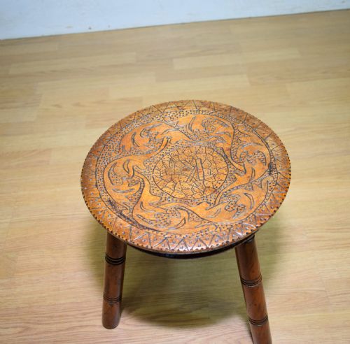 MILKING STOOL FOLK ART - ADDITIONAL PHOTO 5