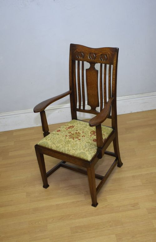 arts and crafts oak armchair - CATEGORY: ANTIQUE CHAIRS - DATED 1900