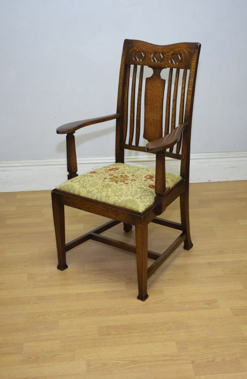 ARTS AND CRAFTS OAK ARMCHAIR - ADDITIONAL PHOTO 1