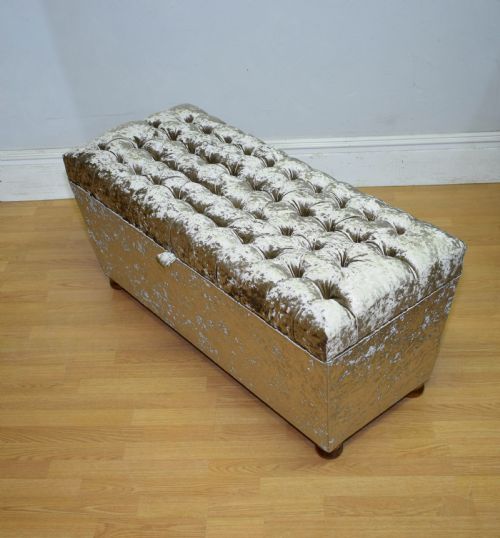 DEEP BUTTONED UPHOLSTERED OTTOMAN - ADDITIONAL PHOTO 15
