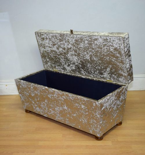 DEEP BUTTONED UPHOLSTERED OTTOMAN - ADDITIONAL PHOTO 18