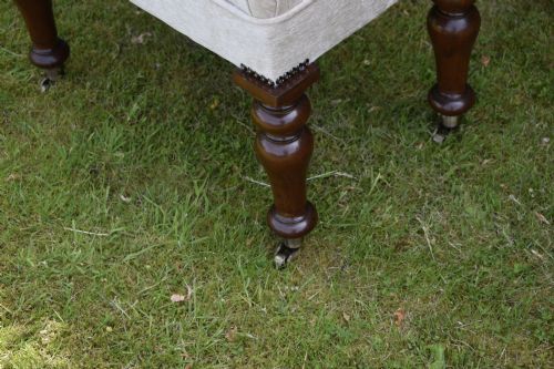 VICTORIAN DEEP BUTTONED STOOL ON CASTORS - ADDITIONAL PHOTO 7