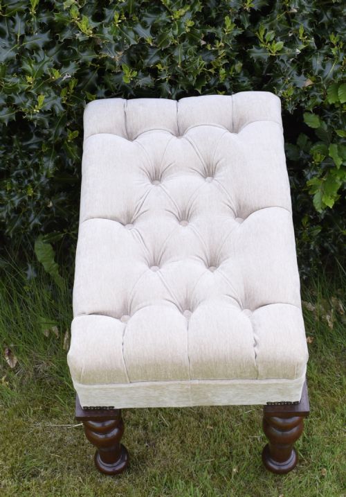 VICTORIAN DEEP BUTTONED STOOL ON CASTORS - ADDITIONAL PHOTO 9