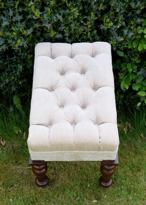 VICTORIAN DEEP BUTTONED STOOL ON CASTORS - ADDITIONAL PHOTO 11