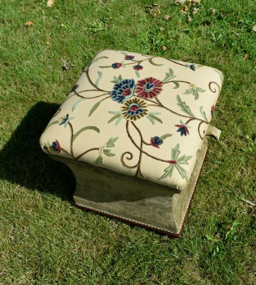 VICTORIAN OTTOMAN WORK BOX - ADDITIONAL PHOTO 10