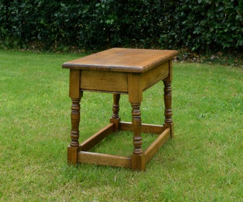 EARLY 20TH CENTURY OAK COFFEE TABLE - ADDITIONAL PHOTO 1