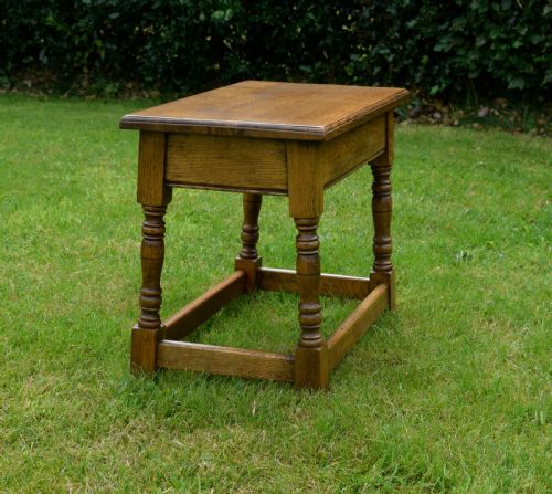 EARLY 20TH CENTURY OAK COFFEE TABLE - ADDITIONAL PHOTO 4
