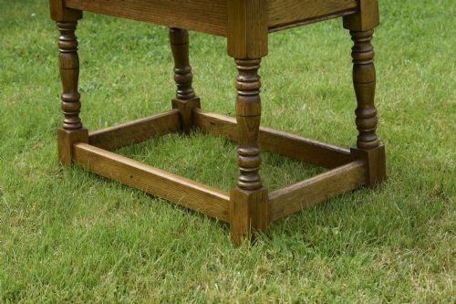 EARLY 20TH CENTURY OAK COFFEE TABLE - ADDITIONAL PHOTO 11
