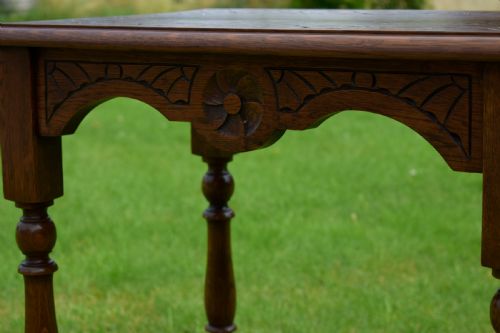 CARVED OAK OCCASIONAL TABLE - ADDITIONAL PHOTO 4