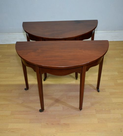 PAIR OF GEORGIAN CONSOLES TABLES DEMI LUNE - ADDITIONAL PHOTO 1