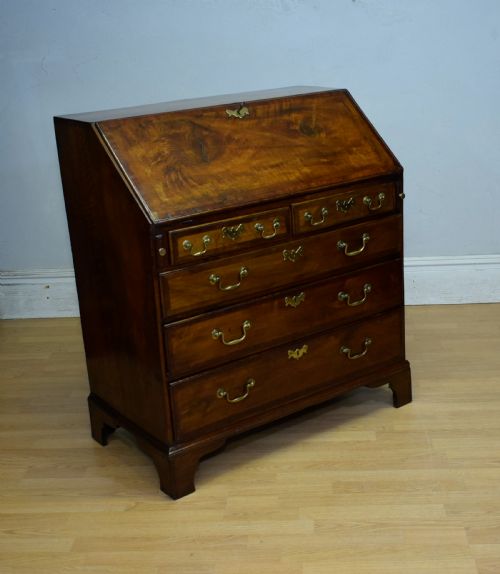 GEORGIAN WALNUT BUREAU - ADDITIONAL PHOTO 17