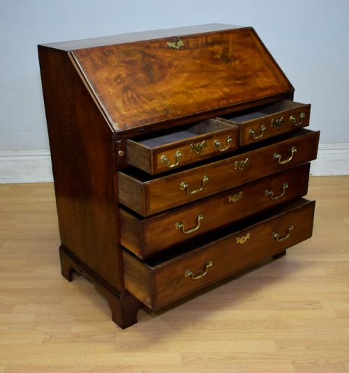 GEORGIAN WALNUT BUREAU - ADDITIONAL PHOTO 26