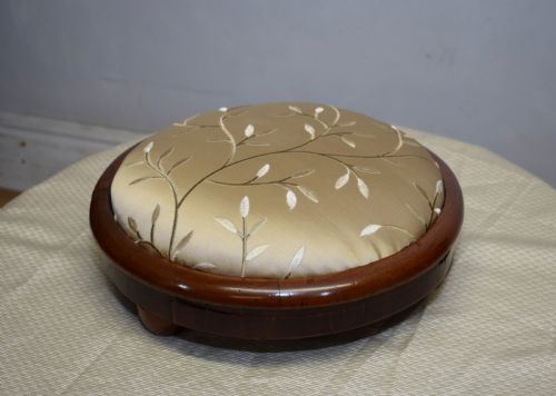 VICTORIAN WALNUT FOOT STOOL - ADDITIONAL PHOTO 2