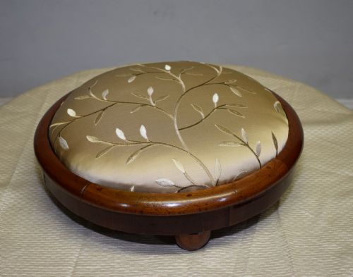 VICTORIAN WALNUT FOOT STOOL - ADDITIONAL PHOTO 6