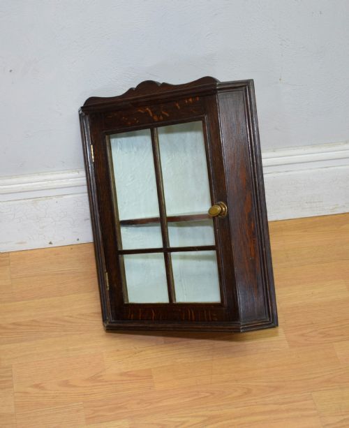 GLAZED OAK CORNER CUPBOARD - ADDITIONAL PHOTO 10