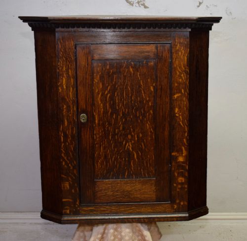 GEORGIAN OAK HANGING CORNER CUPBOARD - ADDITIONAL PHOTO 3