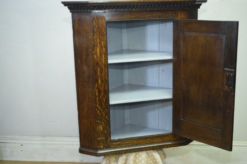 GEORGIAN OAK HANGING CORNER CUPBOARD - ADDITIONAL PHOTO 6