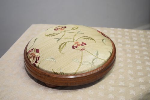 EARLY 20TH CENTURY FOOT STOOL - ADDITIONAL PHOTO 4