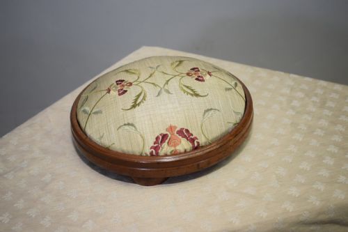 EARLY 20TH CENTURY FOOT STOOL - ADDITIONAL PHOTO 10