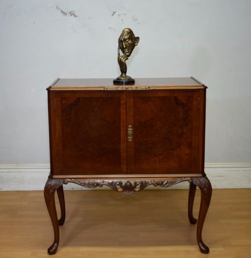 EARLY 20TH CENTURY WALNUT COCKTAIL CABINET - ADDITIONAL PHOTO 3