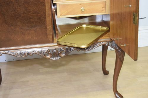 EARLY 20TH CENTURY WALNUT COCKTAIL CABINET - ADDITIONAL PHOTO 15