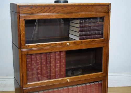 EARLY 20TH CENTURY OAK BOOKCASE - ADDITIONAL PHOTO 5