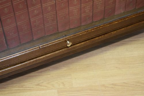 EARLY 20TH CENTURY OAK BOOKCASE - ADDITIONAL PHOTO 9