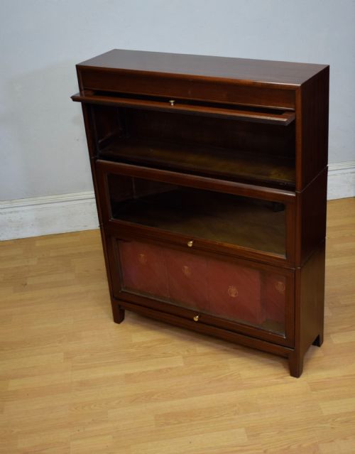 EARLY 20TH CENTURY MAHOGANY BOOKCASE - ADDITIONAL PHOTO 11