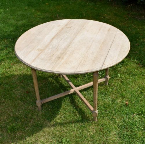 EARLY 20TH CENTURY BLEACHED OAK DINING TABLE - ADDITIONAL PHOTO 1