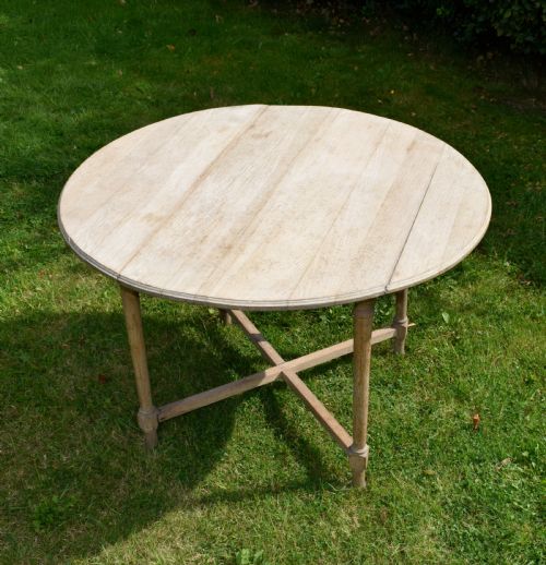 EARLY 20TH CENTURY BLEACHED OAK DINING TABLE - ADDITIONAL PHOTO 2