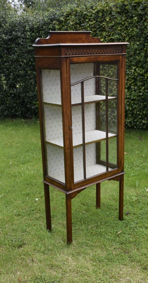 EARLY 20TH CENTURY OAK DISPLAY CABINET - ADDITIONAL PHOTO 15