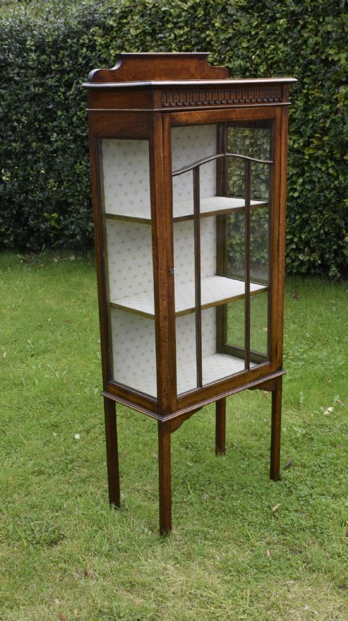 EARLY 20TH CENTURY OAK DISPLAY CABINET - ADDITIONAL PHOTO 16