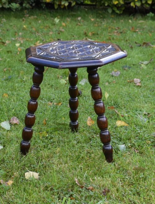 OCTAGONAL BOBBIN TURNED TABLE - ADDITIONAL PHOTO 10