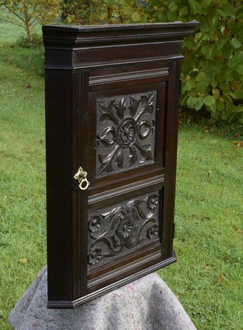 LATE VICTORIAN PINE CORNER CUPBOARD - ADDITIONAL PHOTO 4