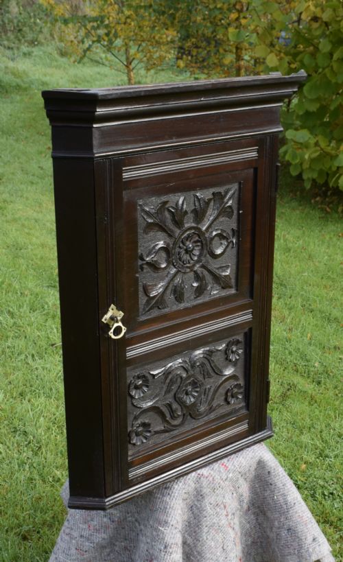 LATE VICTORIAN PINE CORNER CUPBOARD - ADDITIONAL PHOTO 8