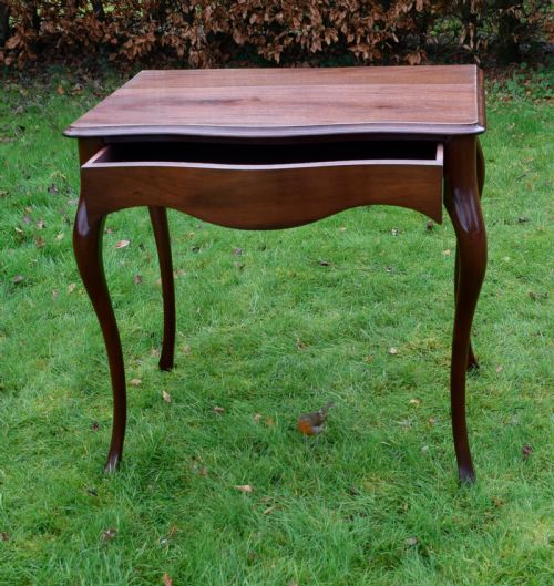 VICTORINA SERPENTINE CONSOLE TABLE - ADDITIONAL PHOTO 10
