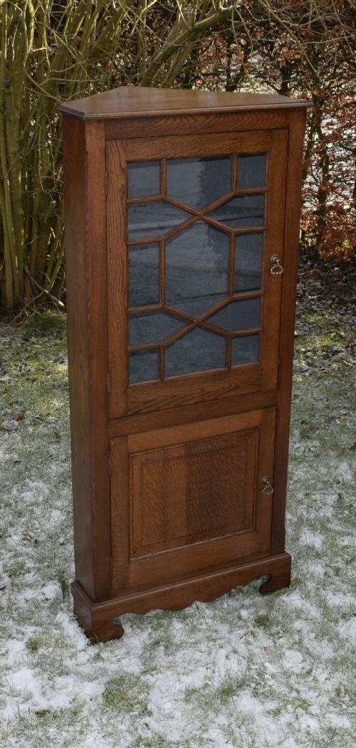 EARLY 20TH CENTURY OAK CORNER CUPBOARD - ADDITIONAL PHOTO 1