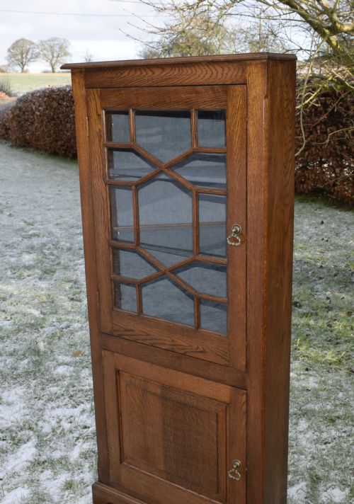EARLY 20TH CENTURY OAK CORNER CUPBOARD - ADDITIONAL PHOTO 7