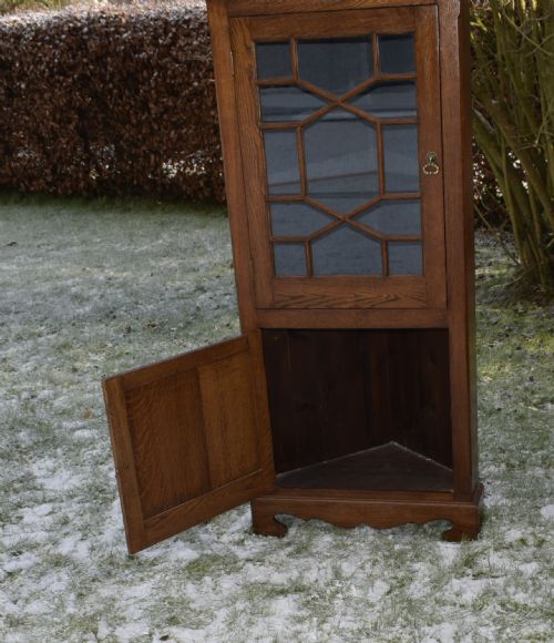 EARLY 20TH CENTURY OAK CORNER CUPBOARD - ADDITIONAL PHOTO 17