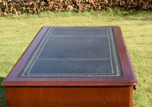 VICTORIAN PEDESTAL DESK - ADDITIONAL PHOTO 14