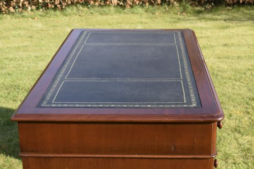 VICTORIAN PEDESTAL DESK - ADDITIONAL PHOTO 15