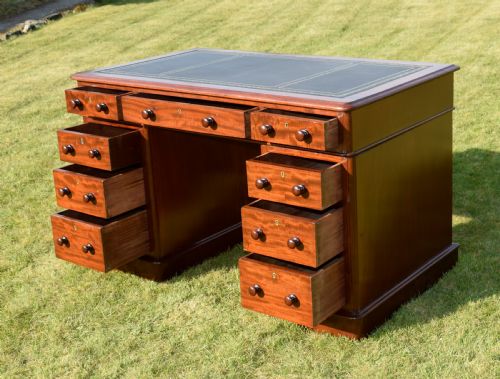 VICTORIAN PEDESTAL DESK - ADDITIONAL PHOTO 18