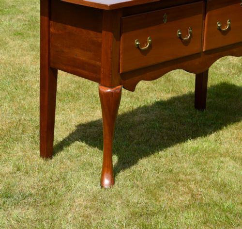 MAHOGANY DRESSER BASE - ADDITIONAL PHOTO 4