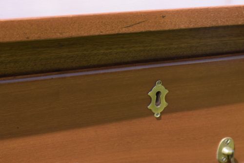 MAHOGANY DRESSER BASE - ADDITIONAL PHOTO 14
